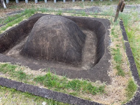 一ノ谷公園：園内に保存された石造遺構