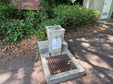 京見塚公園：トイレ前にある水飲み場