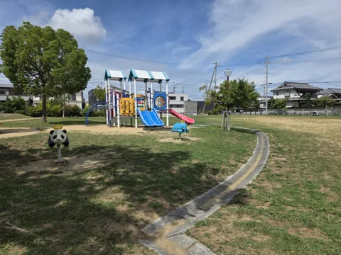 中泉グリーンパーク：パンダ型スプリング遊具と複合遊具