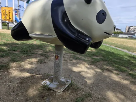 中泉グリーンパーク：パンダ型スプリング遊具