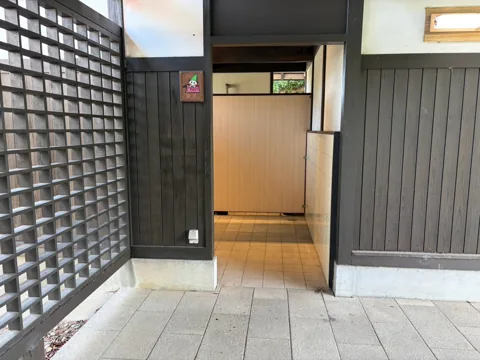 豊田香りの公園：女子トイレの入口
