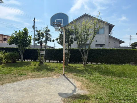 豊田本郷公園：園内のバスケットゴール