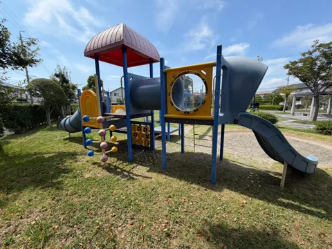 豊田本郷公園：滑り台付き複合遊具
