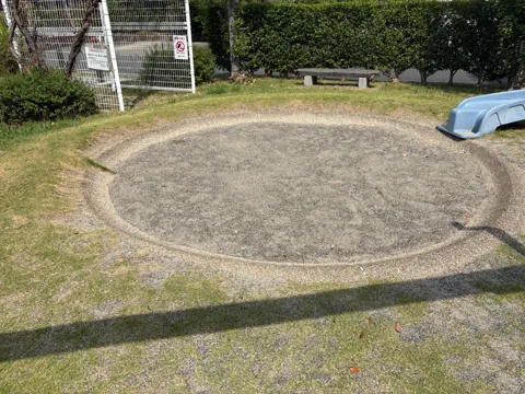 豊田本郷公園：複合遊具そばの円形砂場
